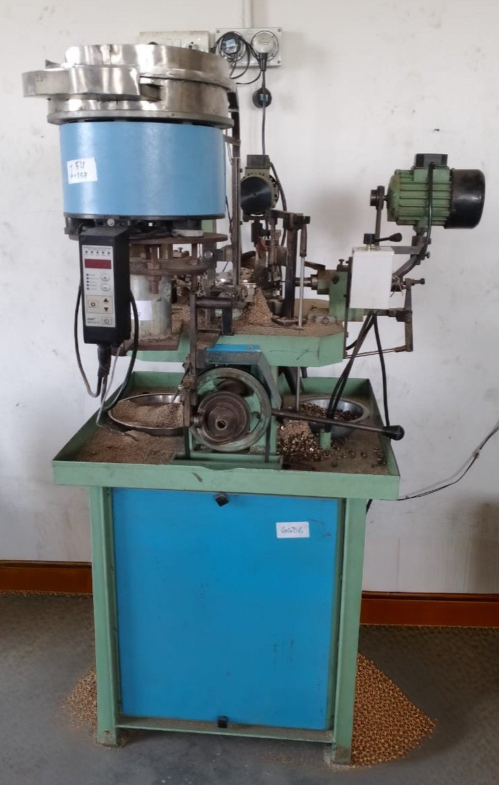 Wire drawing machine to strech and polish extruded brass rods